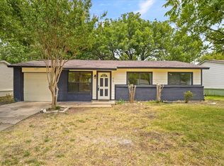 913 Glynn Oaks Dr, Arlington, TX 76010