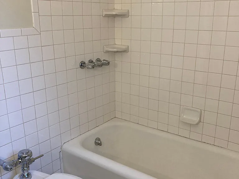 3021 Fairfield Ave #B12 — Photo 15