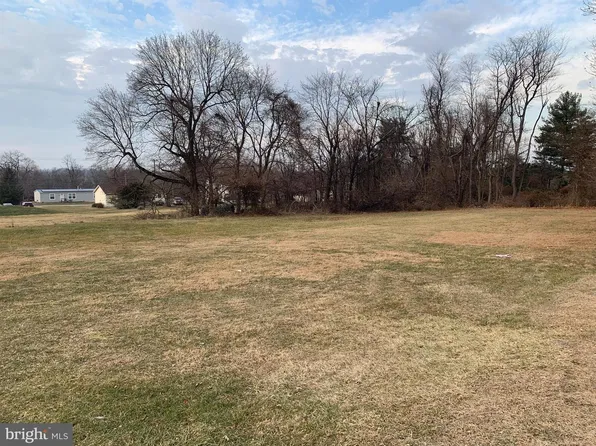 13 Cedar St, Mount Holly Springs, PA 17065