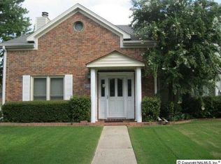 1566 River Bend Pl SE, Decatur, AL 35601