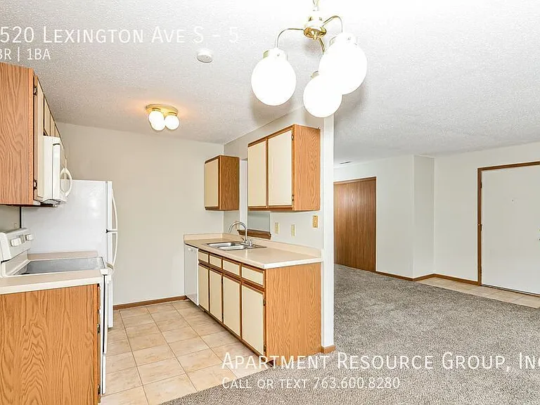 3520 Lexington Ave #5 — Photo 11