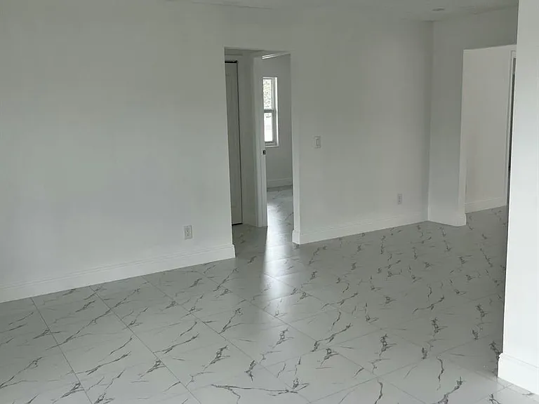 2747 Summit Blvd — Photo 15