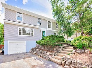 909 Broadway St, McHenry, IL 60051