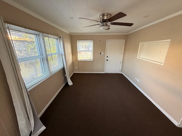 116 W Elm St #115 — Photo 7