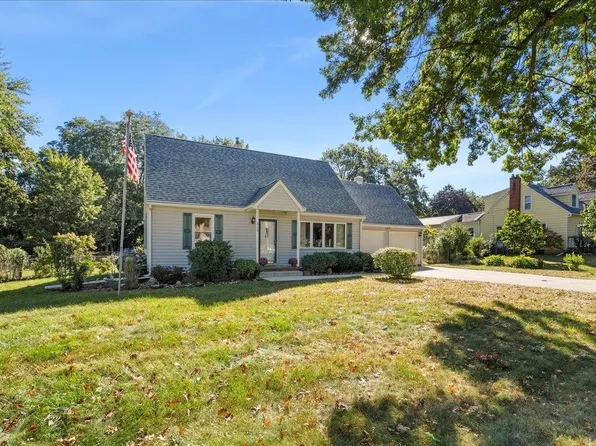 2826 Rownd St, Cedar Falls, IA 50613