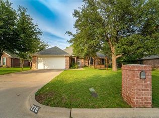 228 Blossom Ln, Hurst, TX 76053