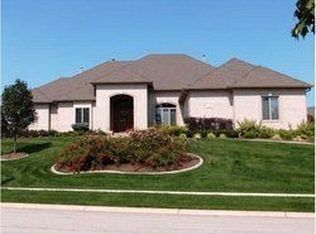 1823 Lanarkshire Dr, Greenwood, IN