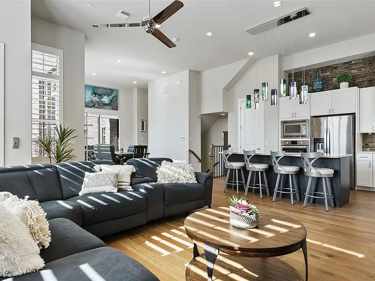 1411 Town Creek Dr #4 — Photo 18