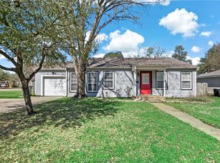 802 Enfield St, Bryan, TX 77802