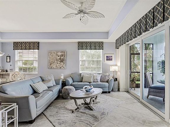 5th image of 7842 Hawthorne Dr Unit 1701