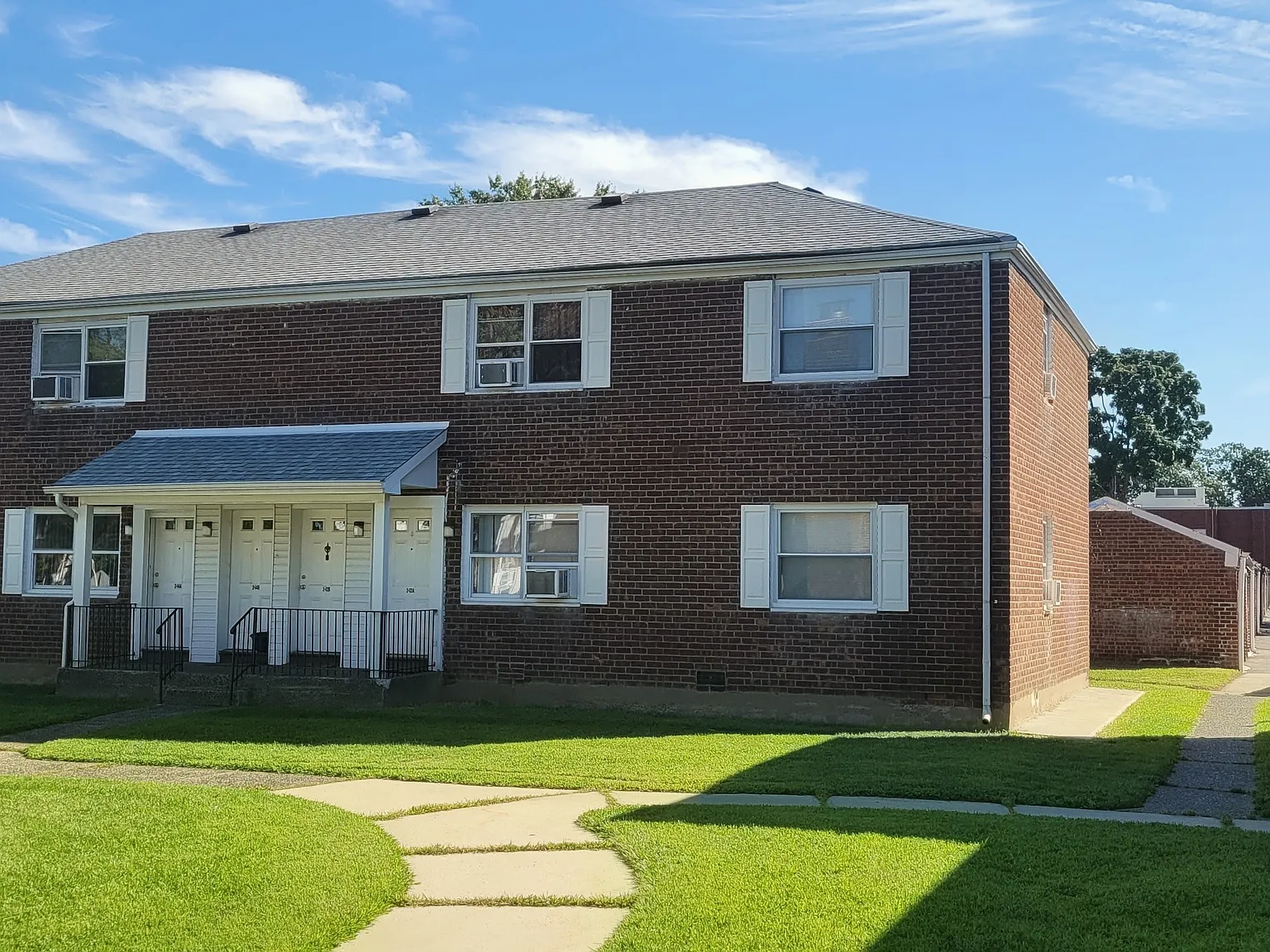 2 bed, 700 sqft, $2,175 — Photo 1