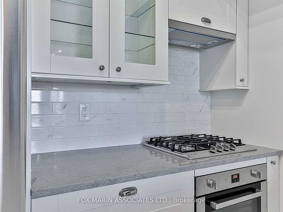 5th image of 39 Parliament St Unit 1108