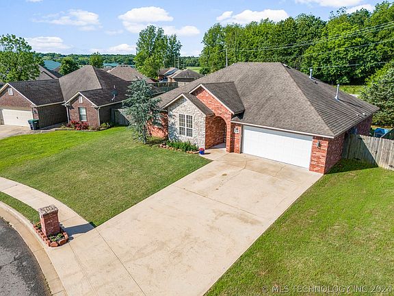 2nd image of 4115 Highland Dr