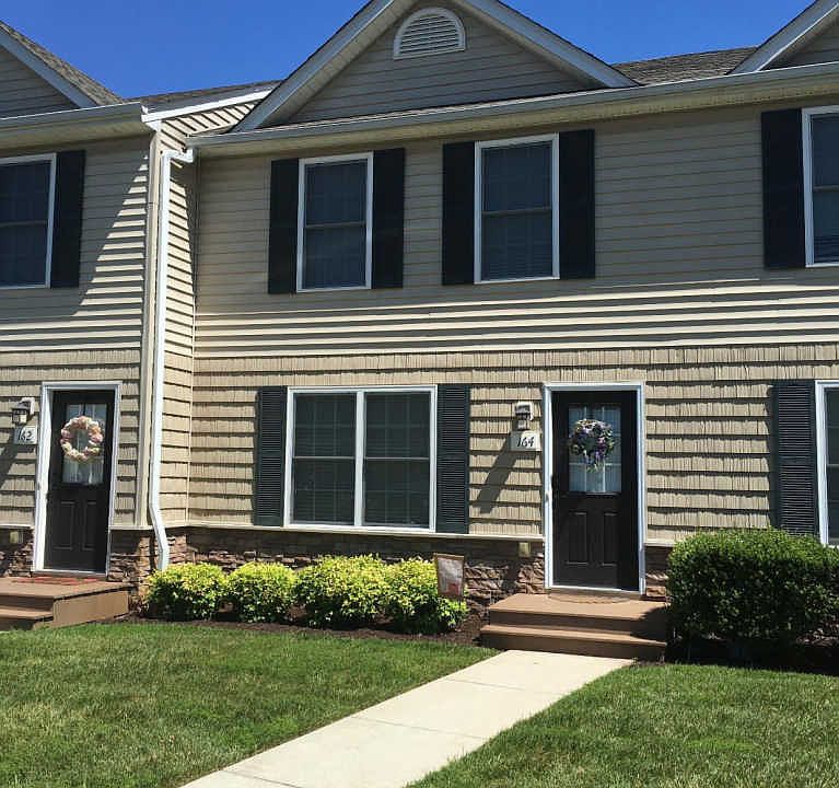1st image of 164 Old Tavern Cir