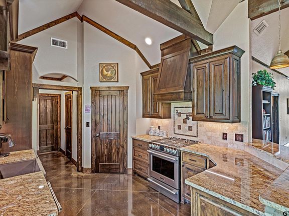 5th image of 16781 Stallion Shores Ct
