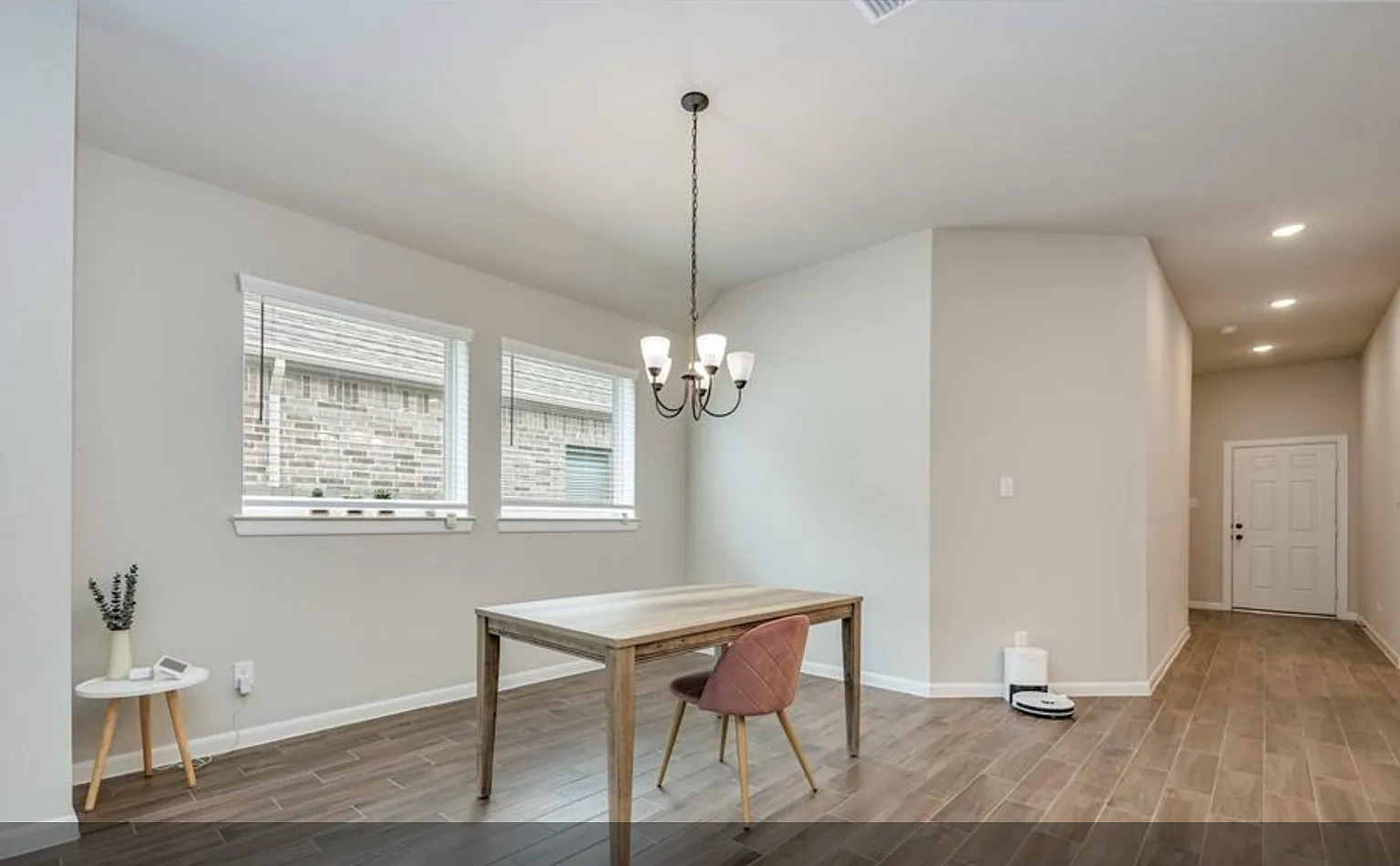 3 bed, 1885 sqft, $2,700 — Photo 3