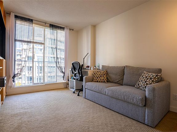 4th image of 835 View St #603