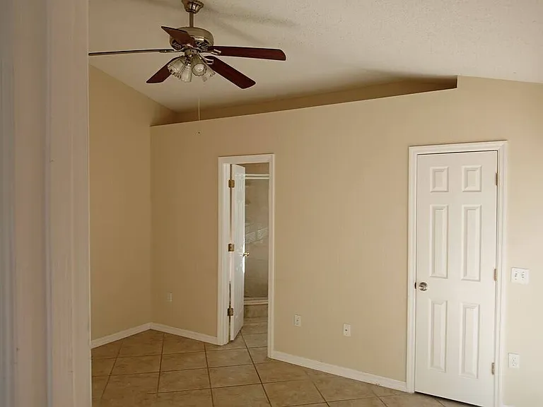 14024 Higgins St — Photo 15