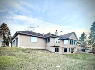 3640 Moffett Rd, Rockton, IL 61072