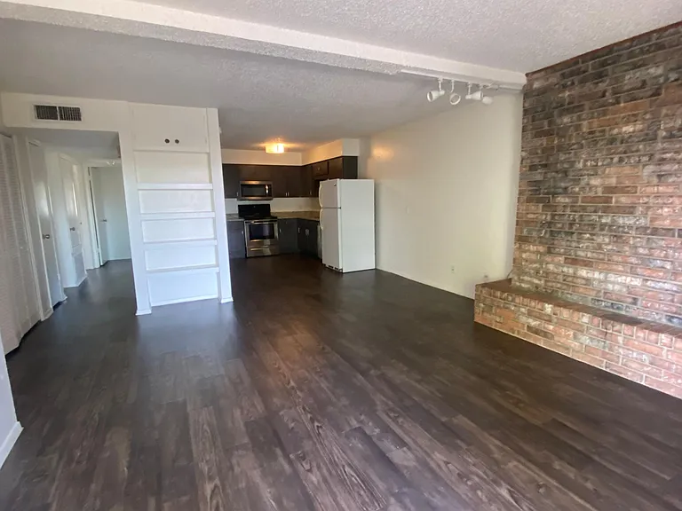 1226 N Lbj Dr #1 — Photo 4