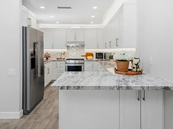 48963 Canyon Crest Ln, Palm Desert, CA 92260