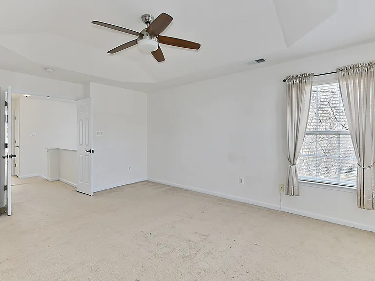 21510 Iredell Ter — Photo 41
