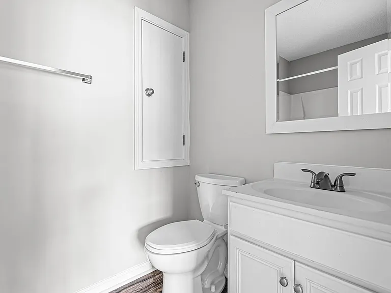 220 Wood Green Dr — Photo 11
