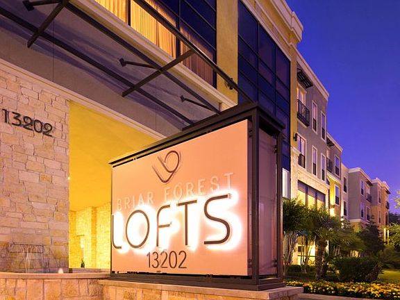 Briar Forest Lofts Sign - Houston, TX