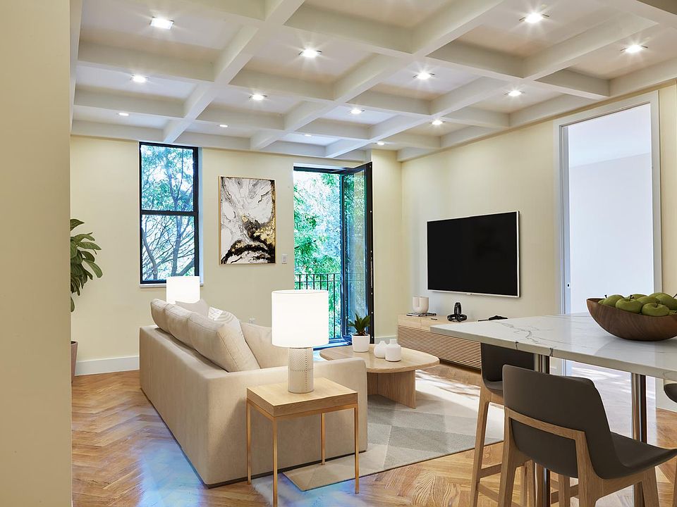 1st image of 921 Washington Ave #366
