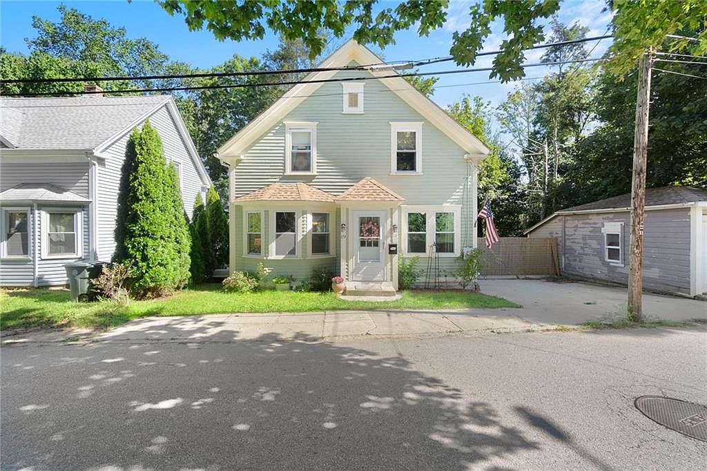 19 Ames St, Coventry, RI 02893 Zillow
