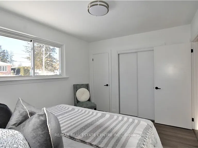 346 Brompton Ave #MAIN — Photo 13