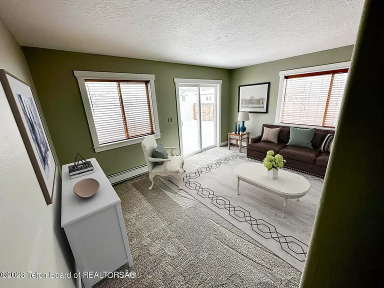 327 S Cole Ave — Photo 1