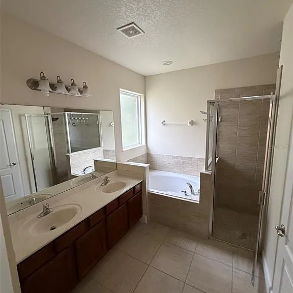 4052 Oaktree Dr — Photo 13