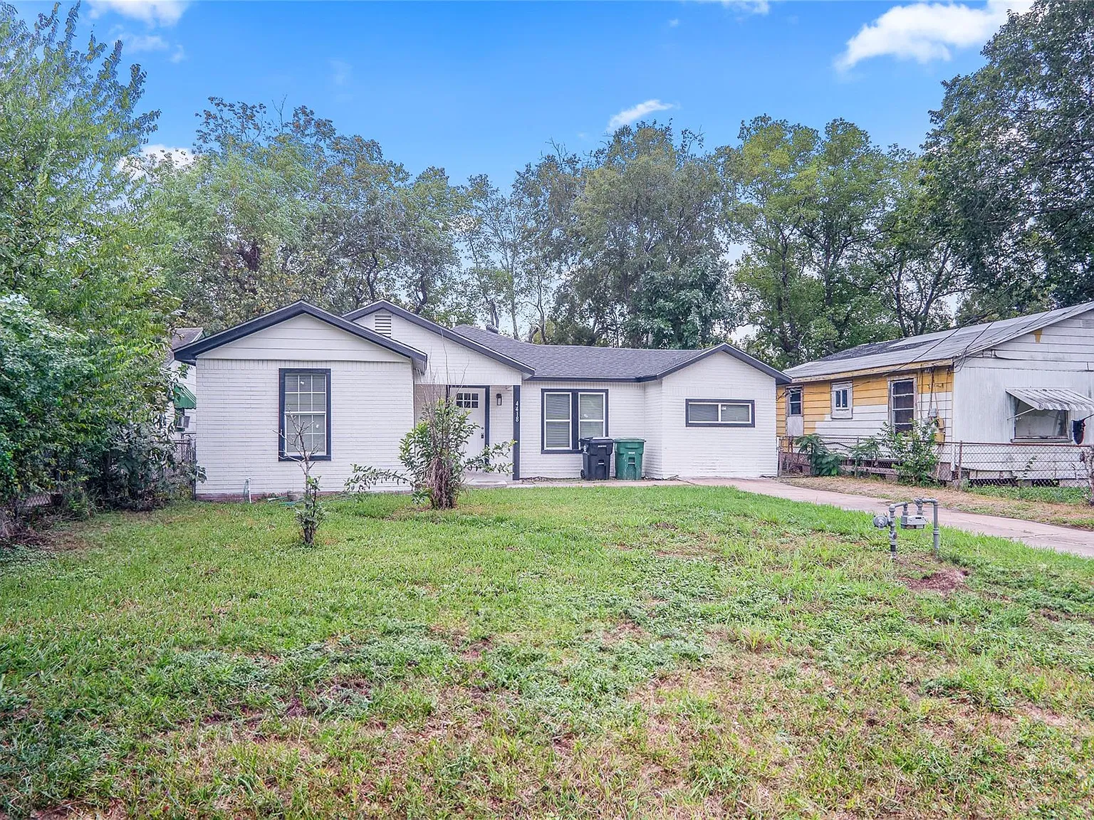 4 bed, 3.0 bath, 1360 sqft, $1,900 — Photo 2