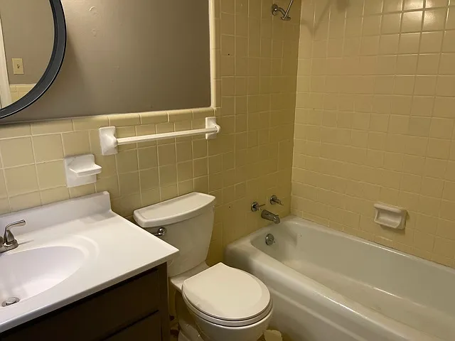 809 Southwest Dr — Photo 3