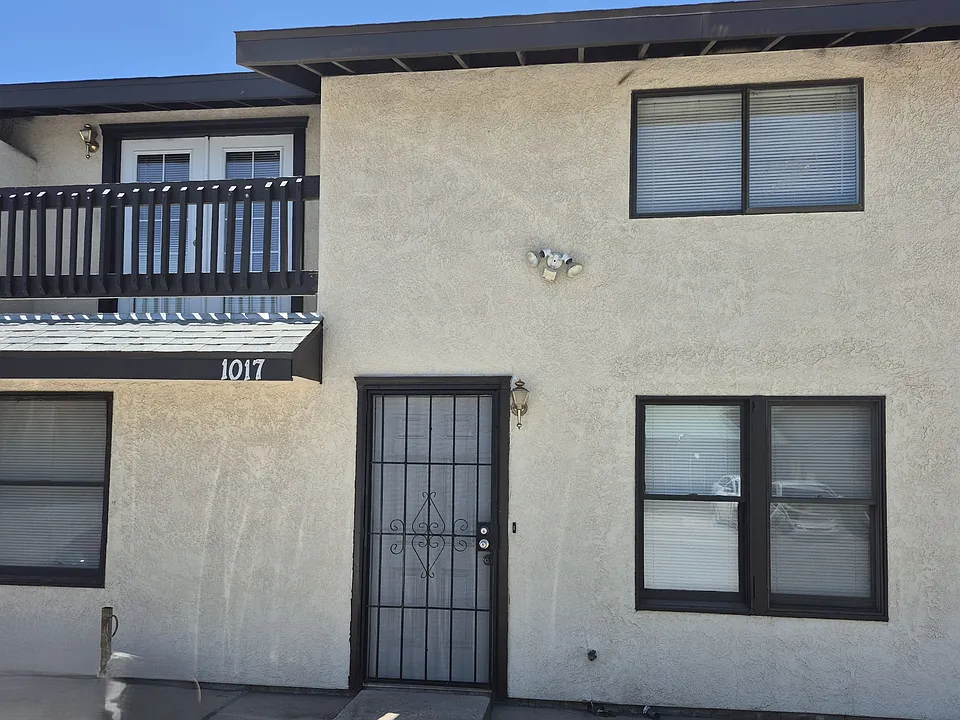 1017 N 6th Ave #1