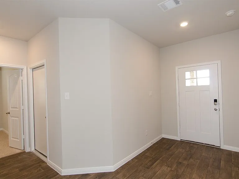 256 Cherry Laurel Ln — Photo 2