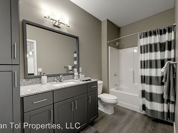 4th image of 1050 Marsh St Unit 322