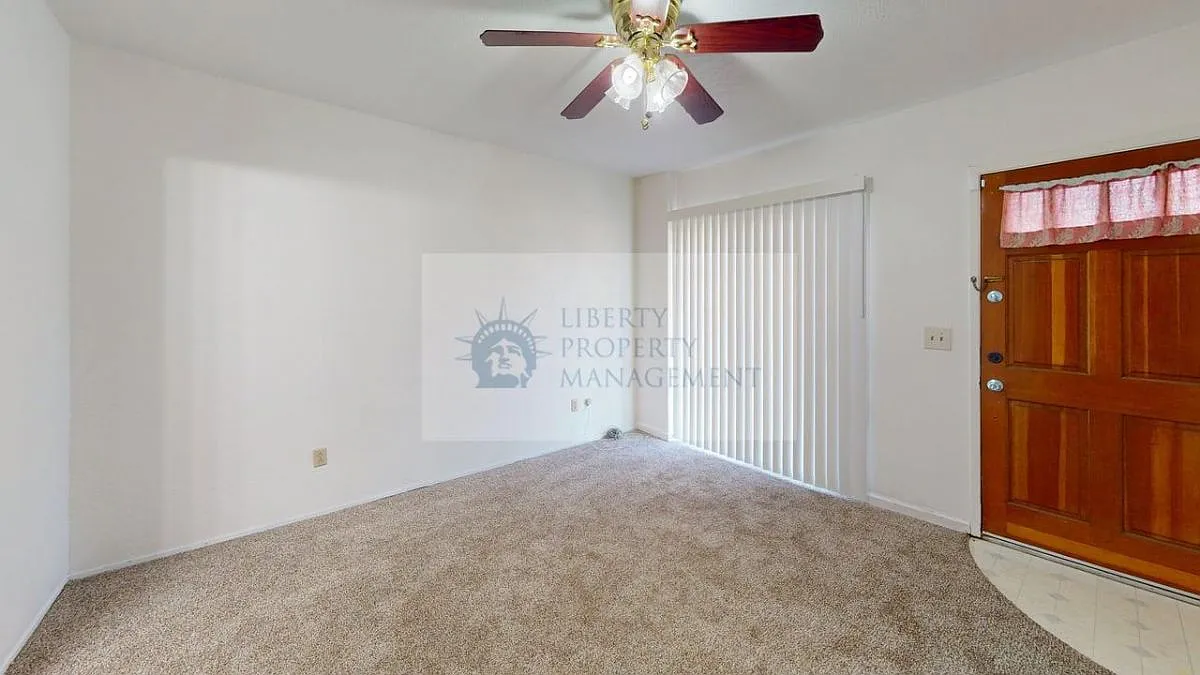 4 bed, 3.5 bath, 2773 sqft, $2,995 — Photo 2