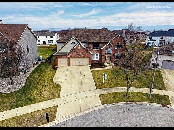 2nd image of 24916 W Chalk Hill Ct