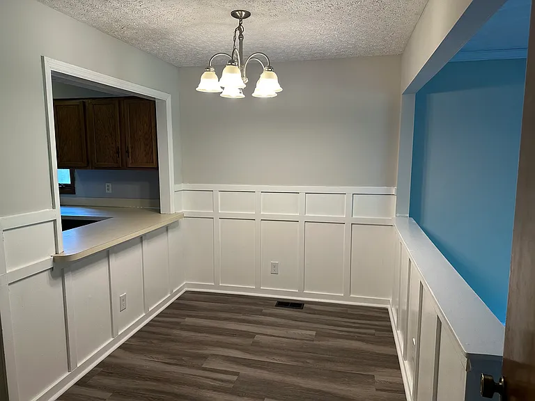 7698 Scofield Ct — Photo 2