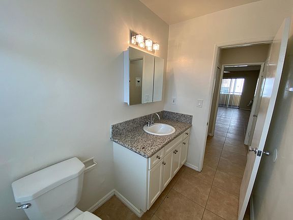 5th image of 1241 N New Hampshire Ave APT 17