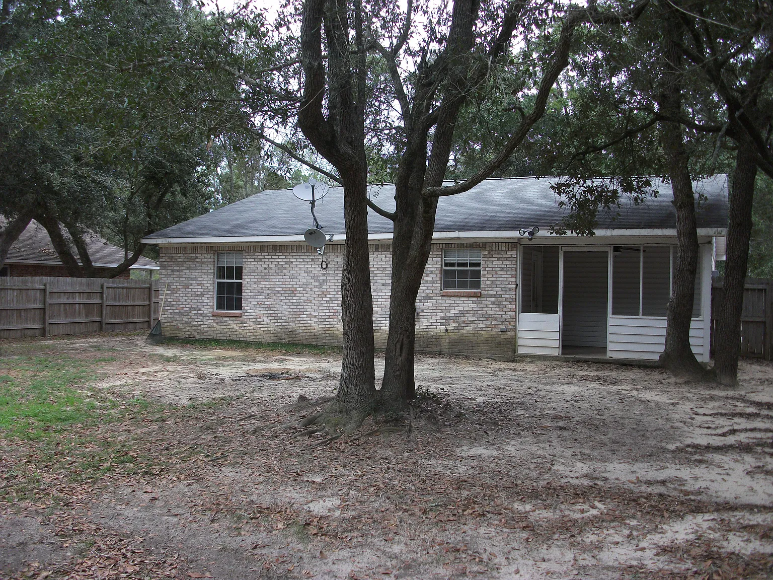 3 bed, 1100 sqft, $1,800 — Photo 3