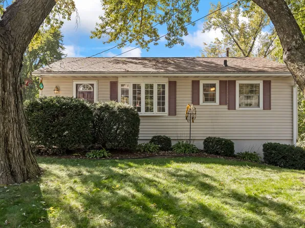 1404 Oak Park Ave, Des Moines, IA 50313