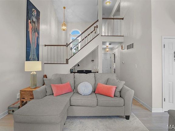 3rd image of 1927 King Arthur Ct