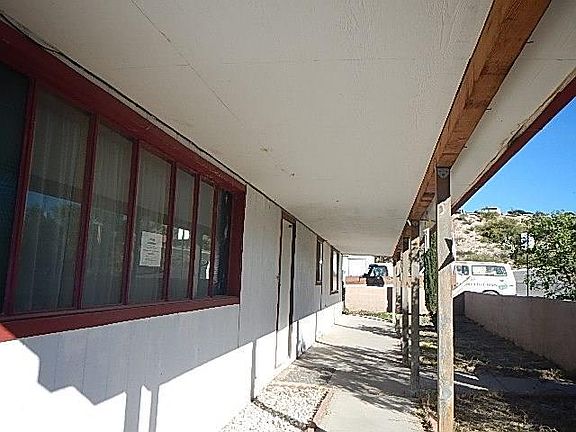 2nd image of 814 N Magnolia St