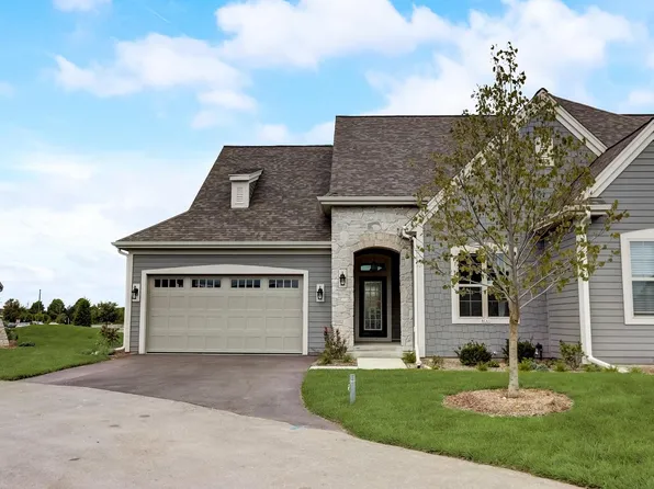 1628 Belmont LANE #30, Oconomowoc, WI 53066