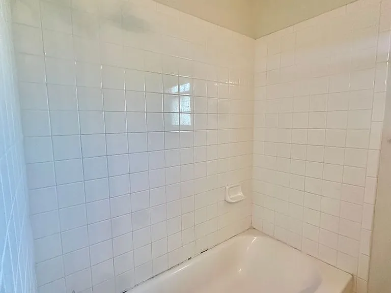 1206 Elmo Ln — Photo 17