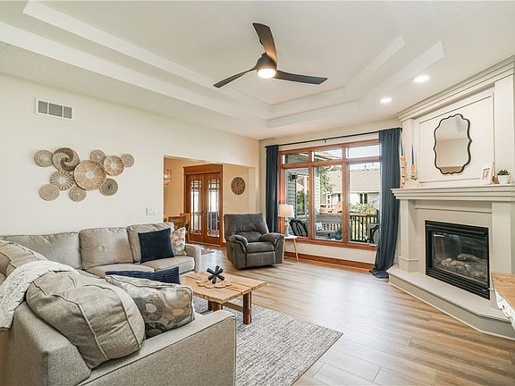 4th image of 1218 Rosewood Dr