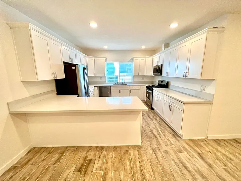 1526 S Wooster St #4 — Photo 3